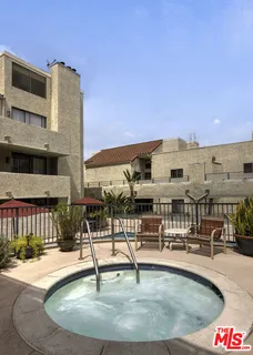$919,000 | 1900 Vine Street, Unit 403, Los Angeles, CA 90068