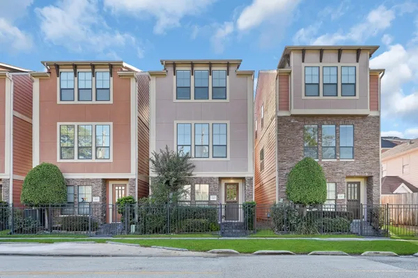 $3,250 | 1046 West 23rd Street, Unit H, Houston, TX 77008