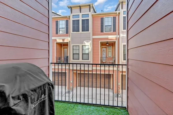 $3,250 | 1046 West 23rd Street, Unit H, Houston, TX 77008