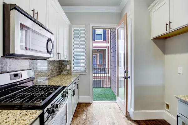 $3,250 | 1046 West 23rd Street, Unit H, Houston, TX 77008