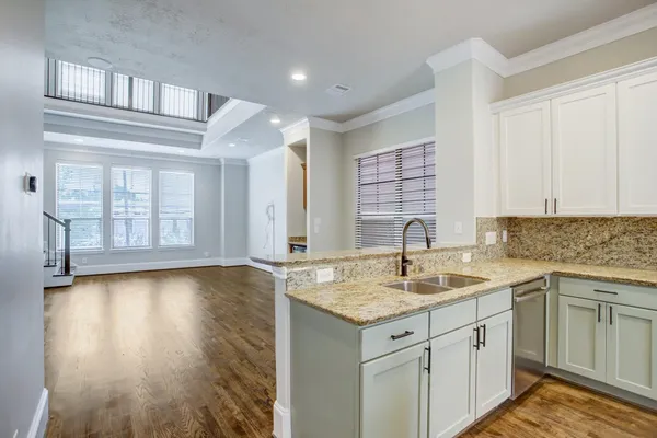 $3,250 | 1046 West 23rd Street, Unit H, Houston, TX 77008