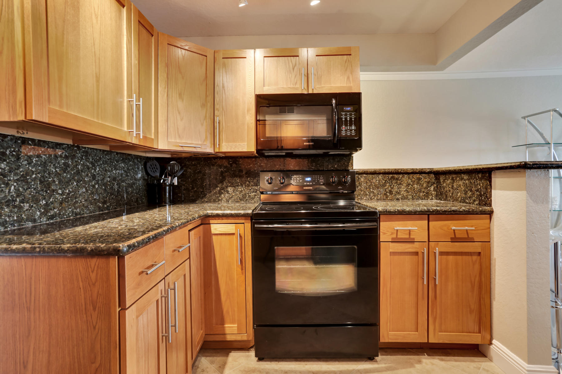 777 Jeffery Street, Unit 304 Boca Raton, FL 33487 - Photo 17 of 35 Kitchen
