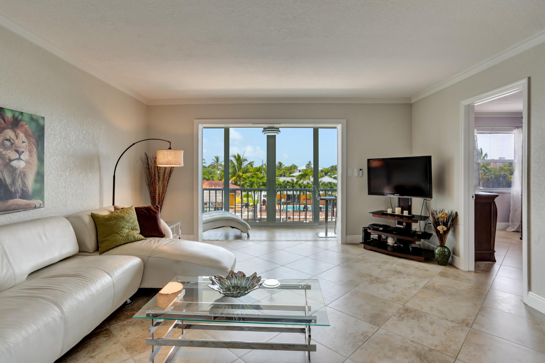 777 Jeffery Street, Unit 304 Boca Raton, FL 33487 - Photo 2 of 35 Living room