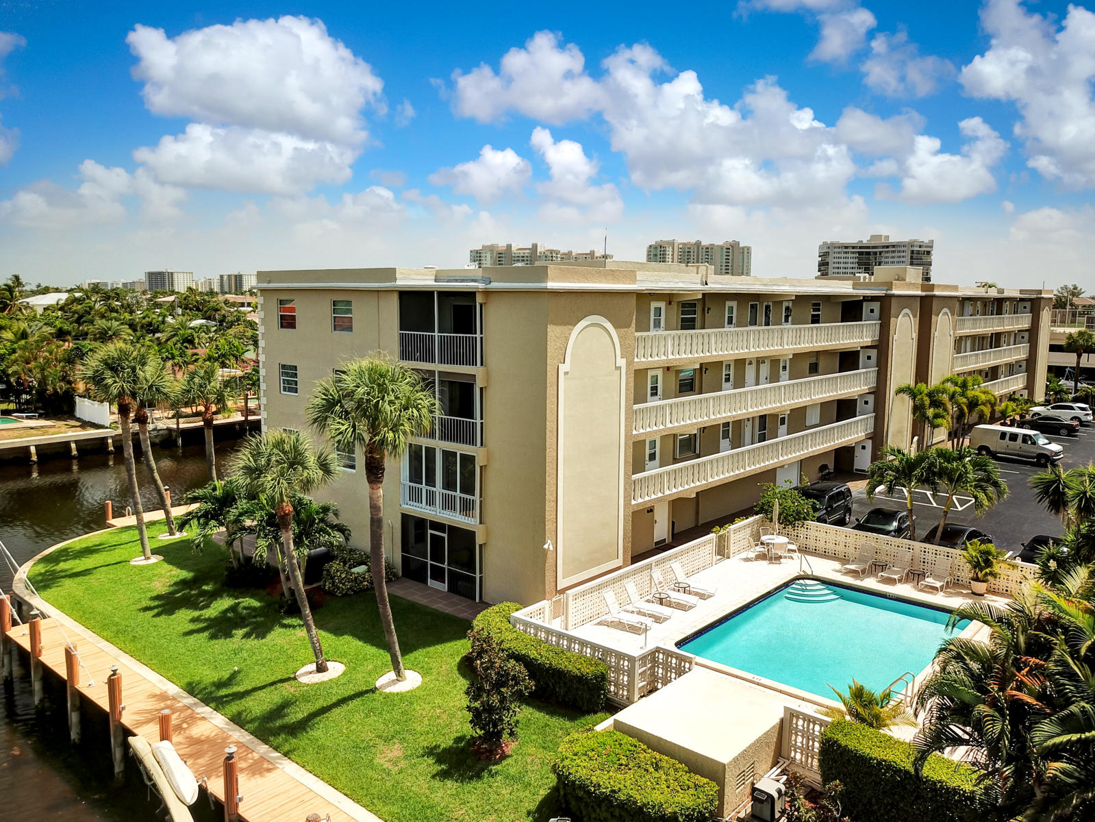 777 Jeffery Street, Unit 304 Boca Raton, FL 33487 - Photo 28 of 35 River Dome pool