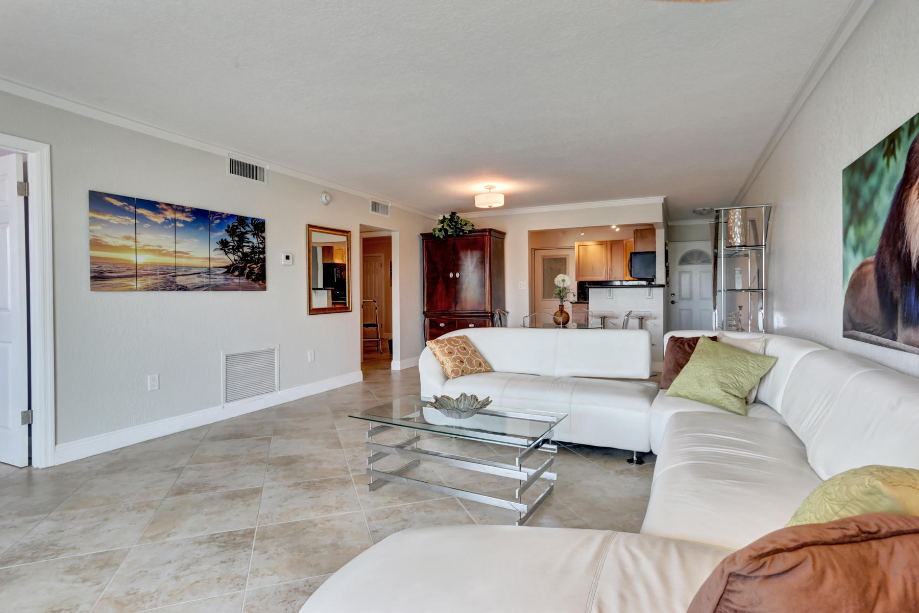 777 Jeffery Street, Unit 304 Boca Raton, FL 33487 - Photo 6 of 35 Living room