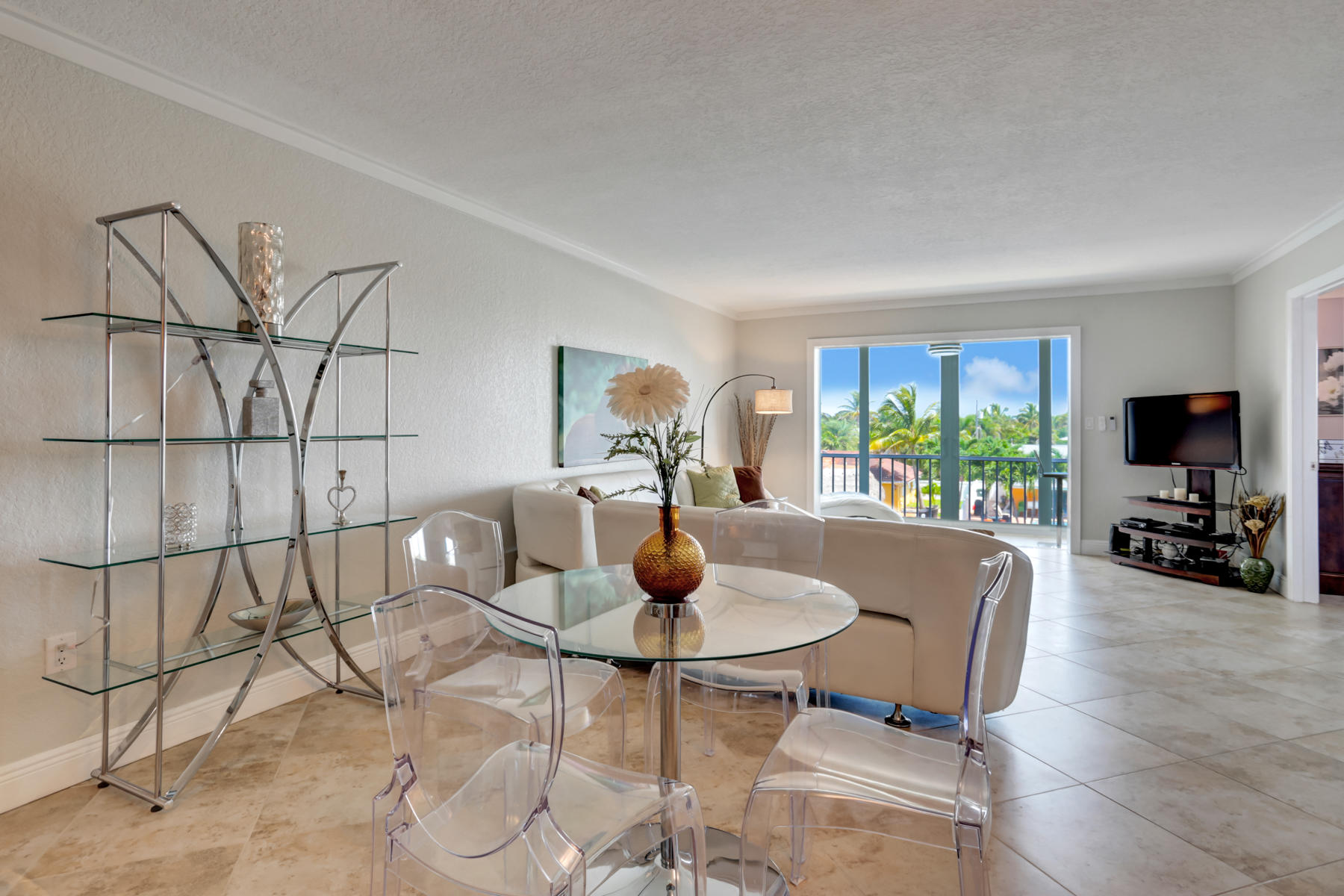 777 Jeffery Street, Unit 304 Boca Raton, FL 33487 - Photo 7 of 35 Living and dining area