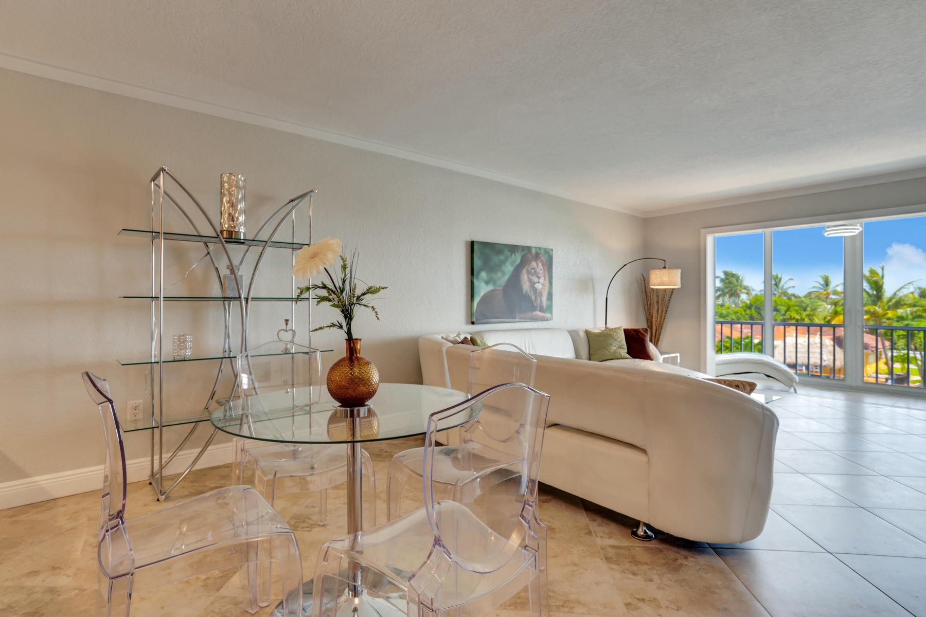 777 Jeffery Street, Unit 304 Boca Raton, FL 33487 - Photo 9 of 35 Living room