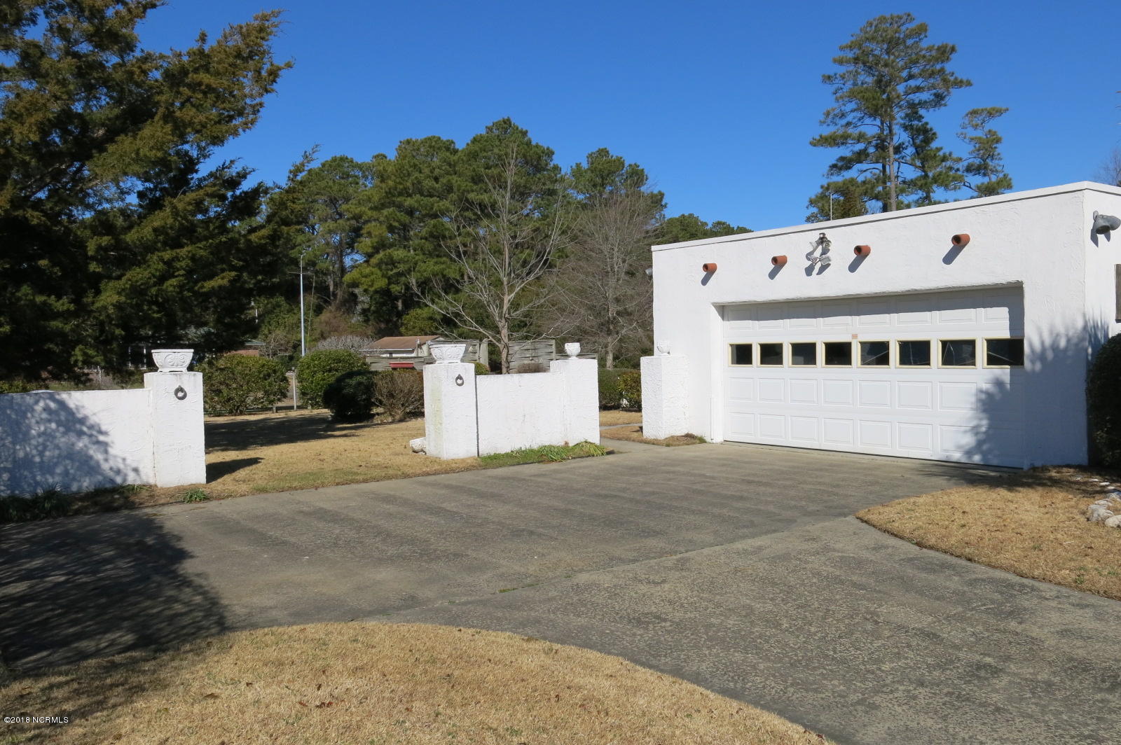 194 Wallace Road Beaufort, NC 28516 - Photo 3 of 61 IMG_3312