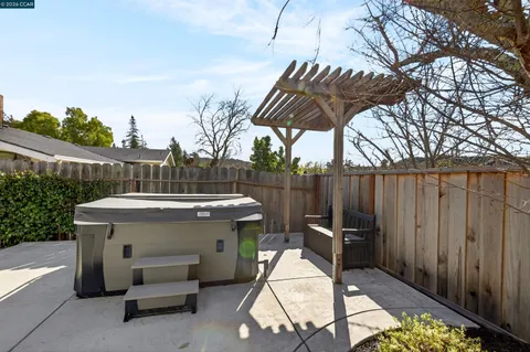 $1,595,000 | 19 Lance Court, Moraga, CA 94556