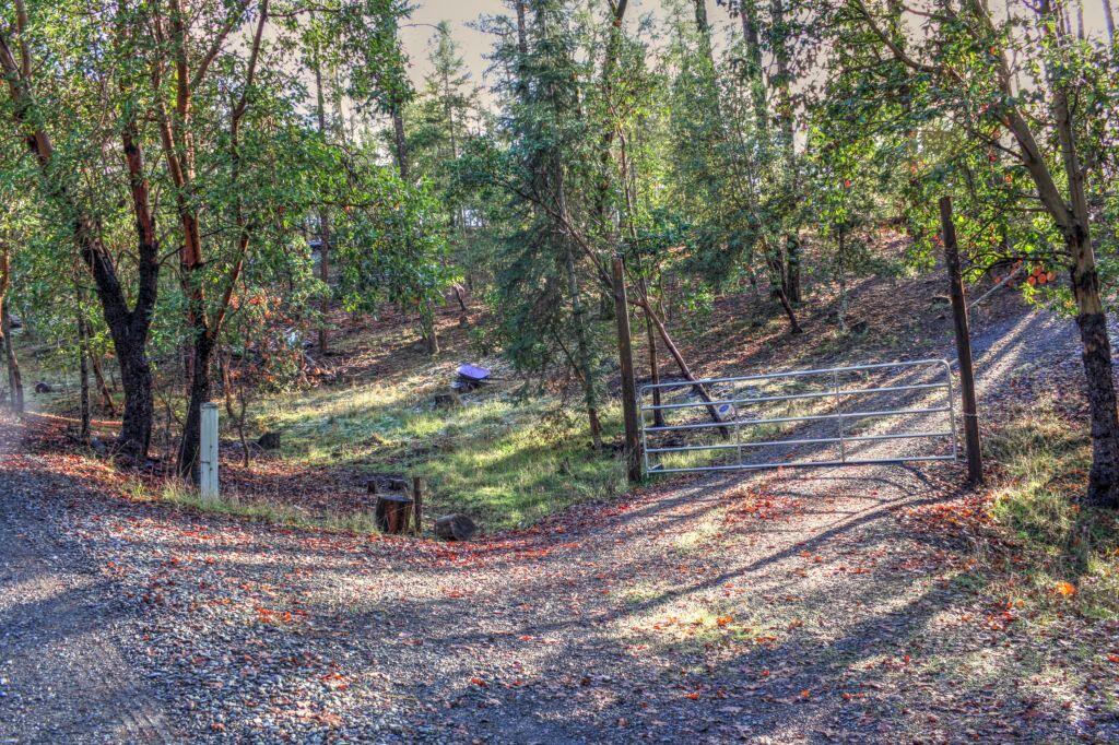 13801 Upper Applegate Road Jacksonville, OR 97530 - Photo 6 of 15 6-Driveway Entrance
