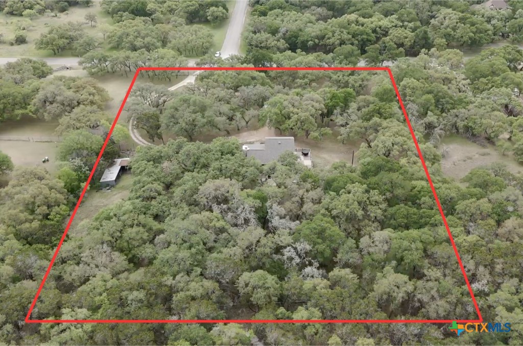 805 Sunrise Trail Spring Branch, TX 78070 - Photo 22 of 25 a balcony with an outdoor space