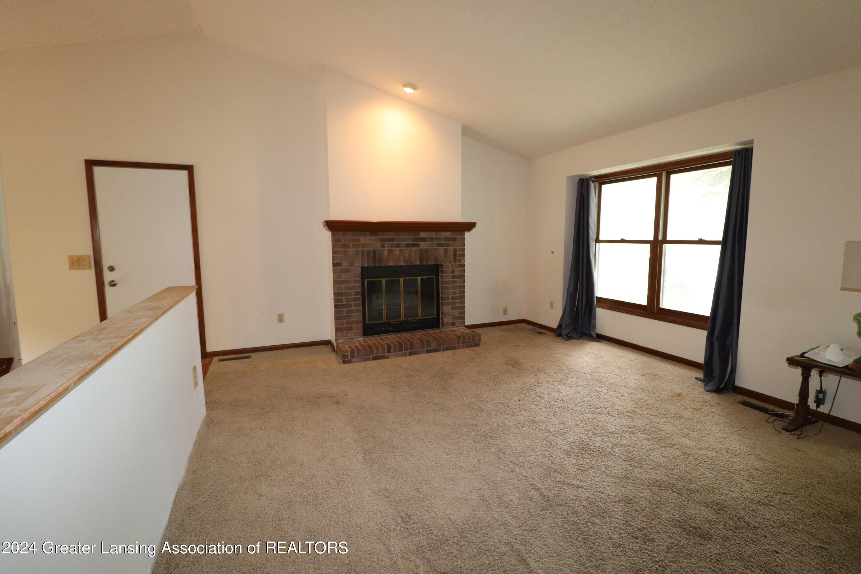 2404 Pine Tree Road Holt, MI 48842 - Photo 6 of 28 IMG_6220