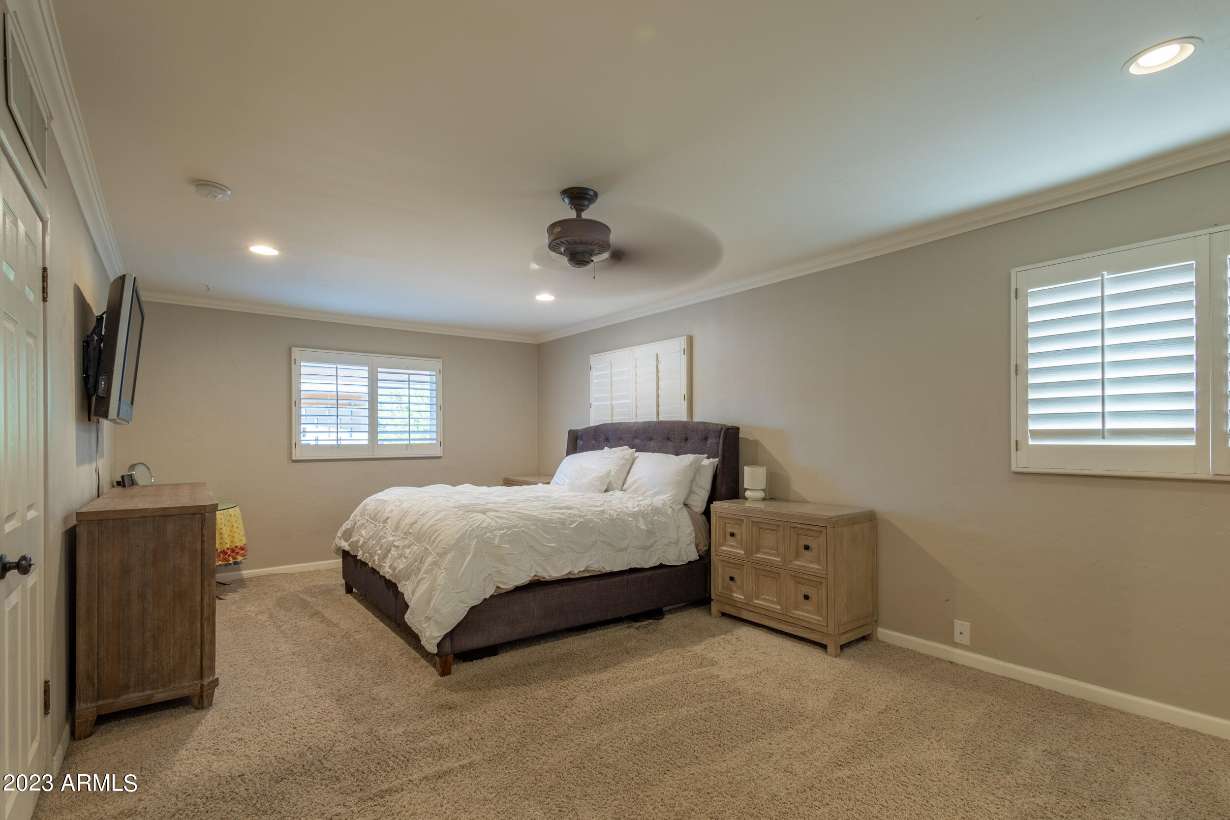 4333 East Cheery Lynn Road Phoenix, AZ 85018 - Photo 12 of 32 Owners suite