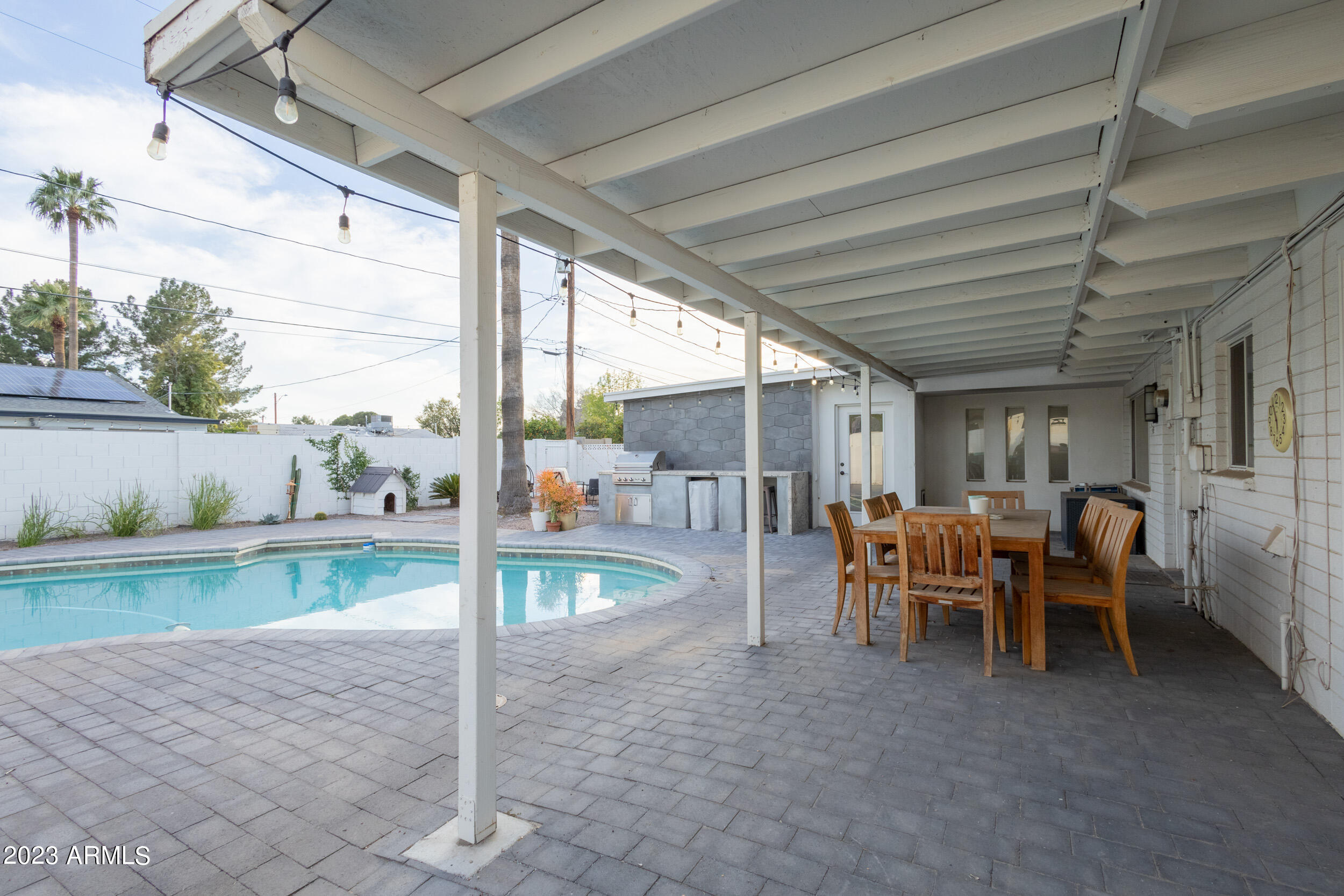 4333 East Cheery Lynn Road Phoenix, AZ 85018 - Photo 27 of 32 Big covered patio, South facing