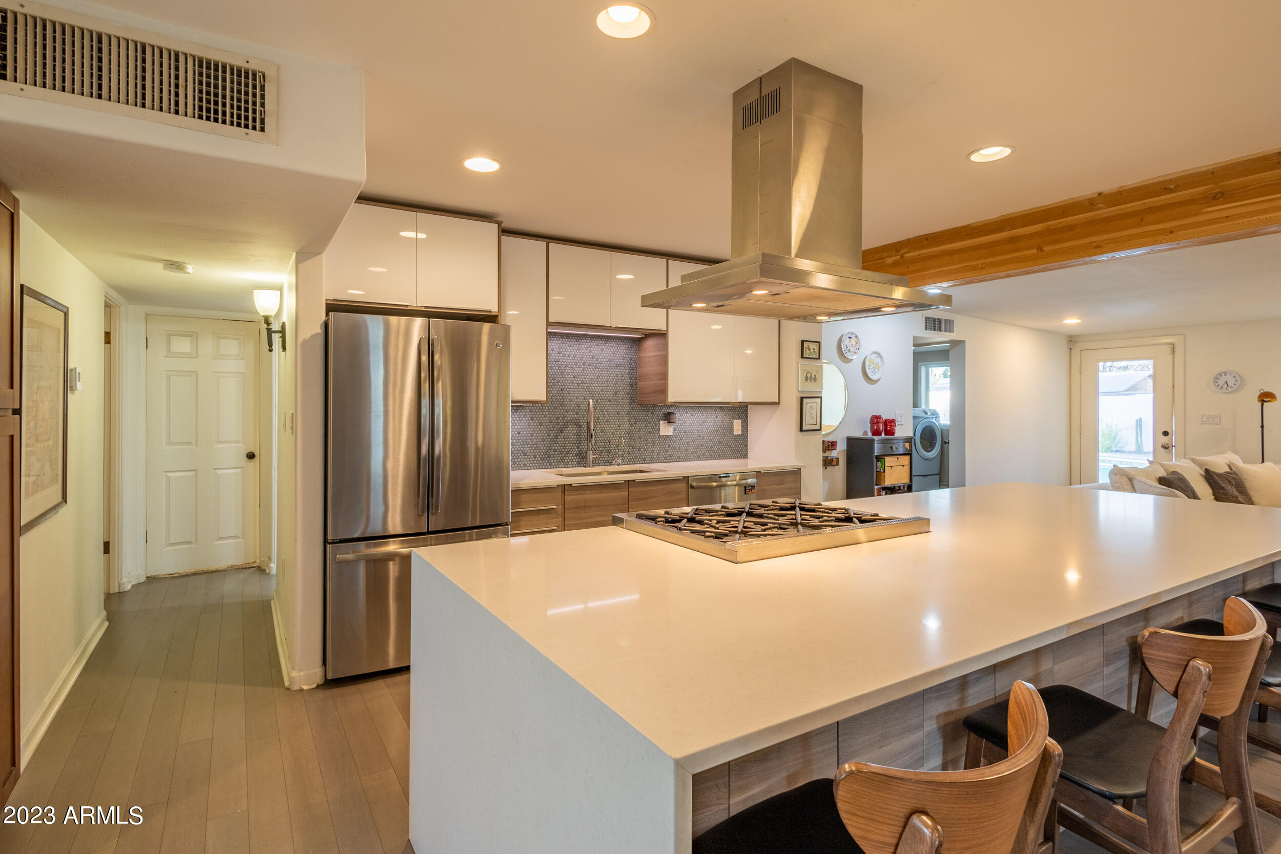 4333 East Cheery Lynn Road Phoenix, AZ 85018 - Photo 6 of 32 Kitchen