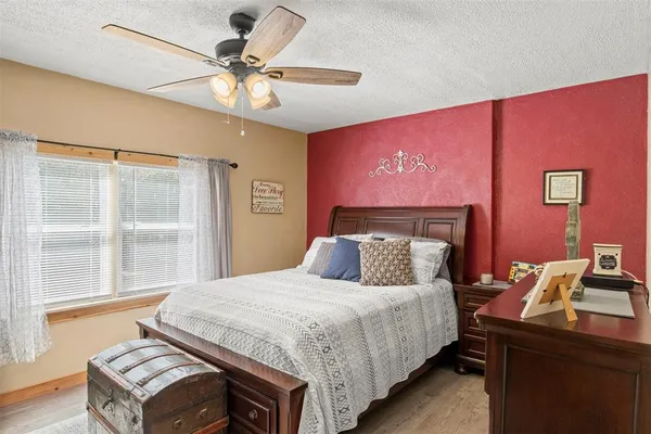 $605,000 | 14802 North 3rd Street, Scurry, TX 75158