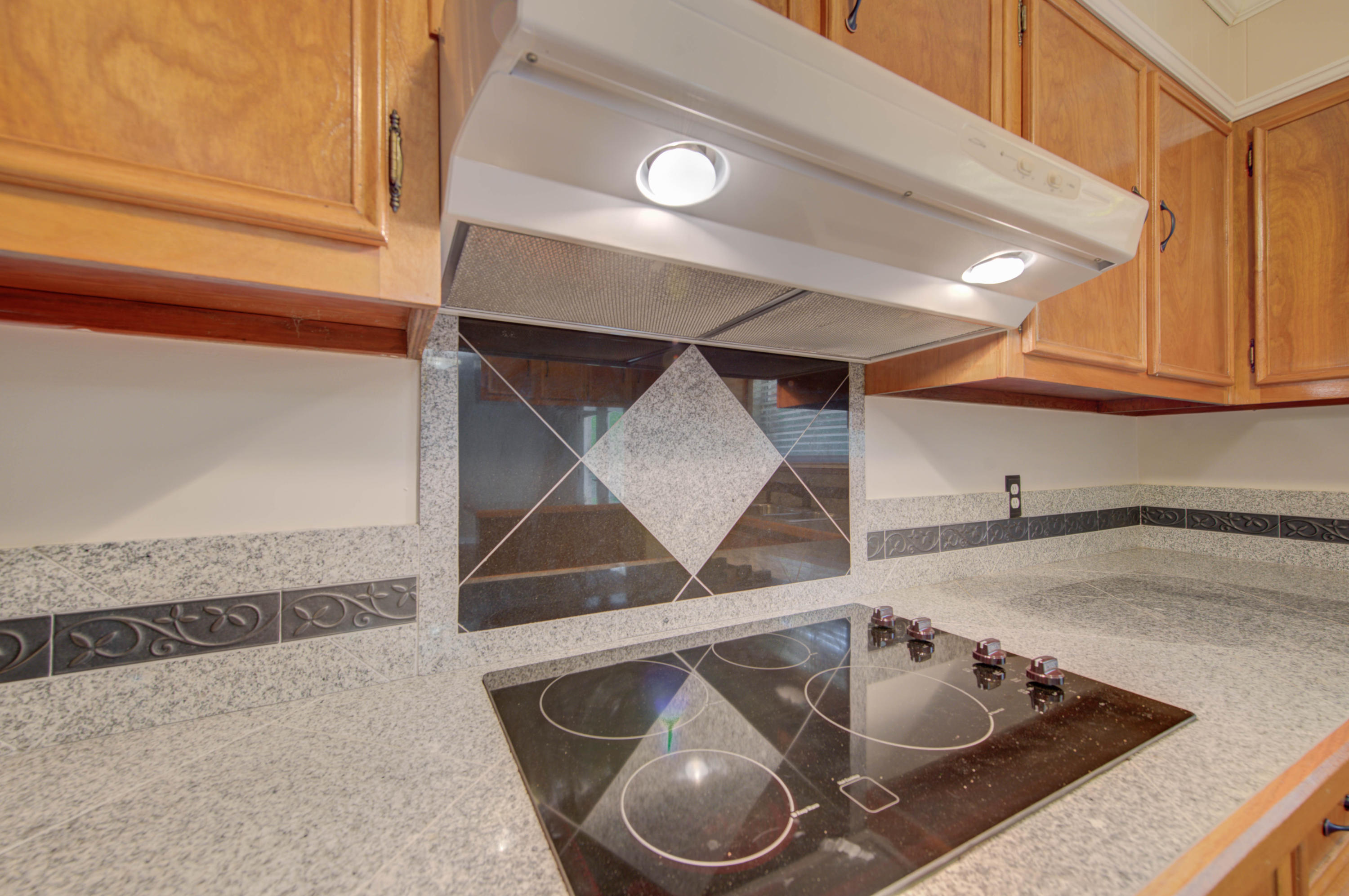 300 Walnut Street Clinton, TN 37716 - Photo 12 of 29 12