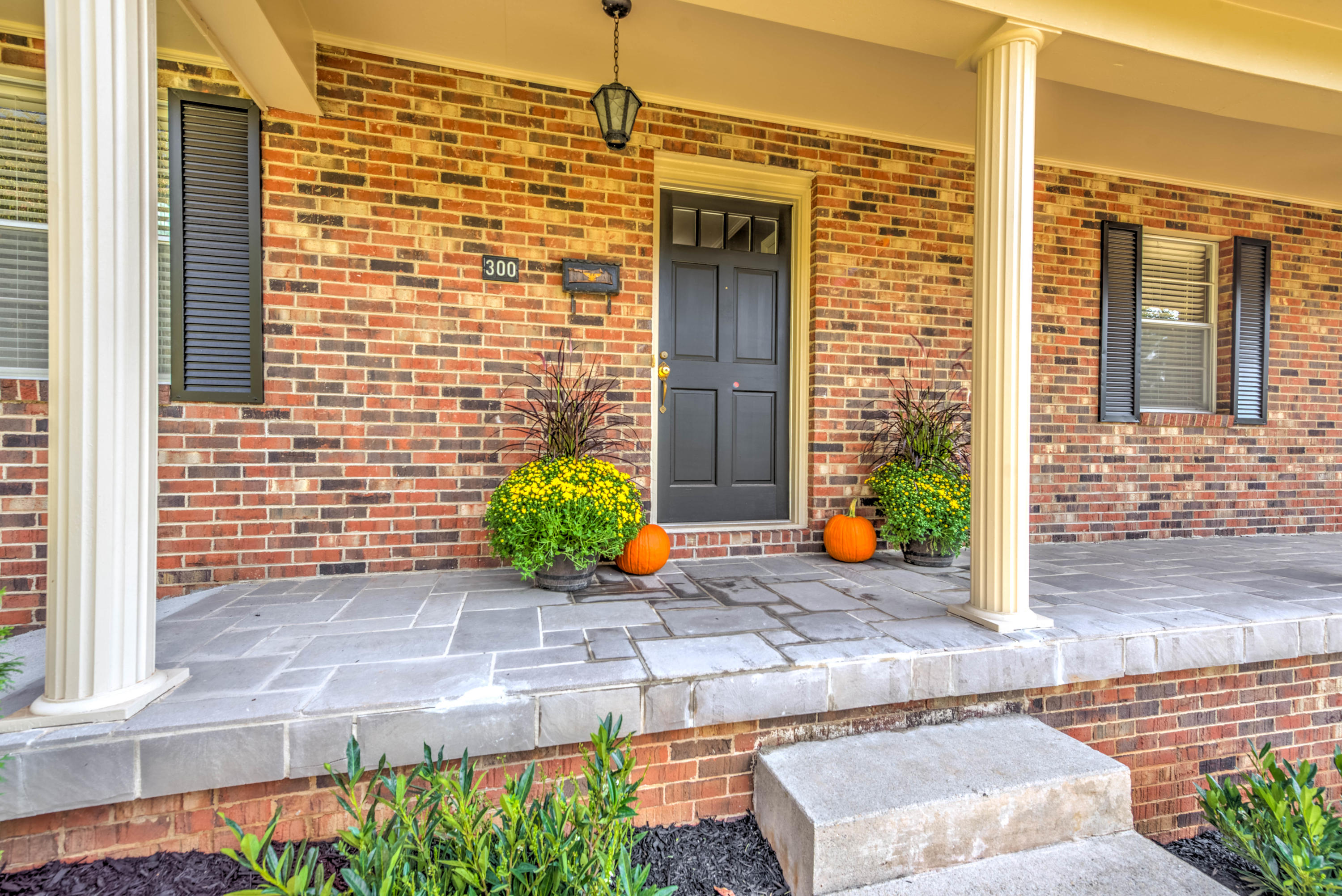 300 Walnut Street Clinton, TN 37716 - Photo 3 of 29 3