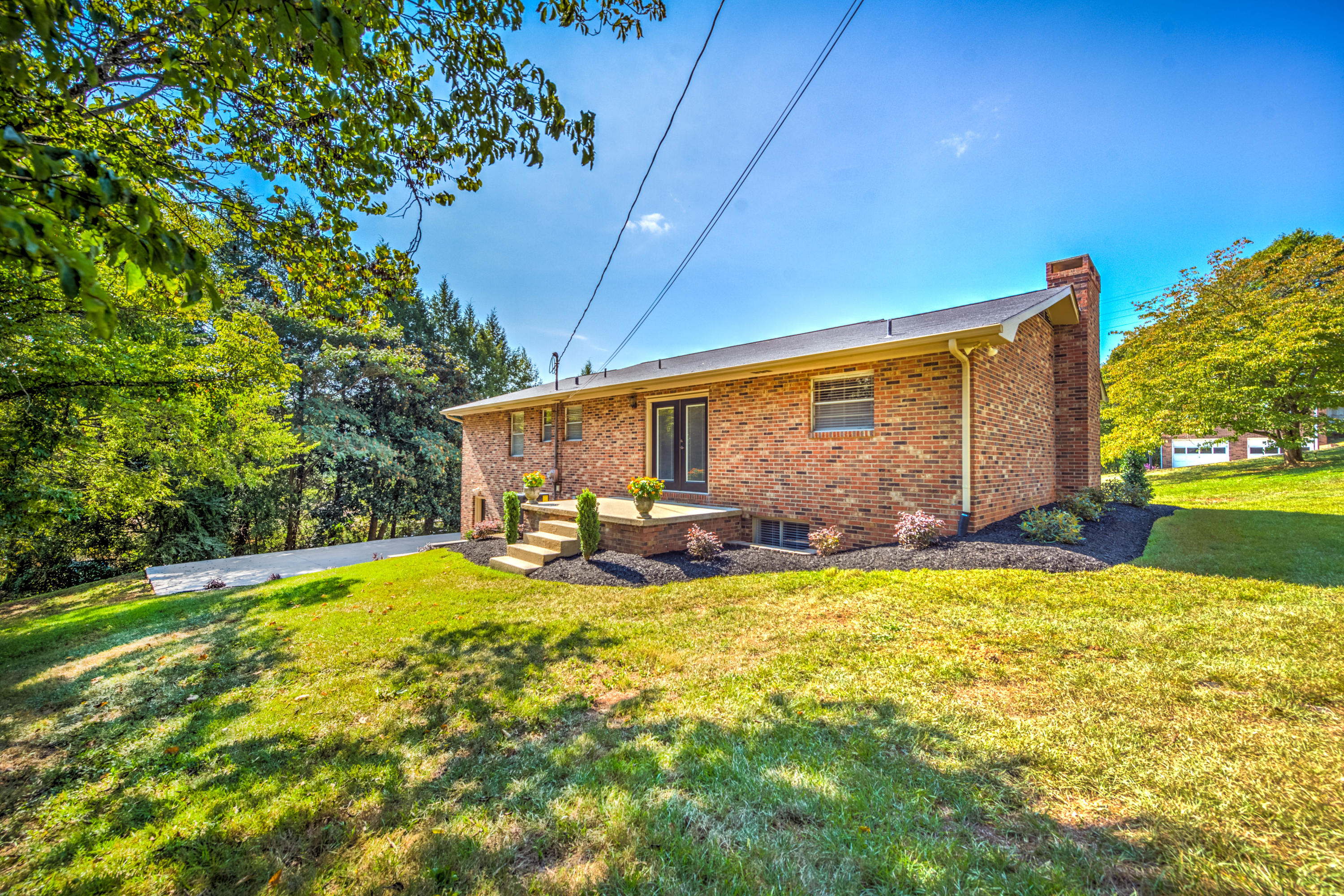 300 Walnut Street Clinton, TN 37716 - Photo 28 of 29 28