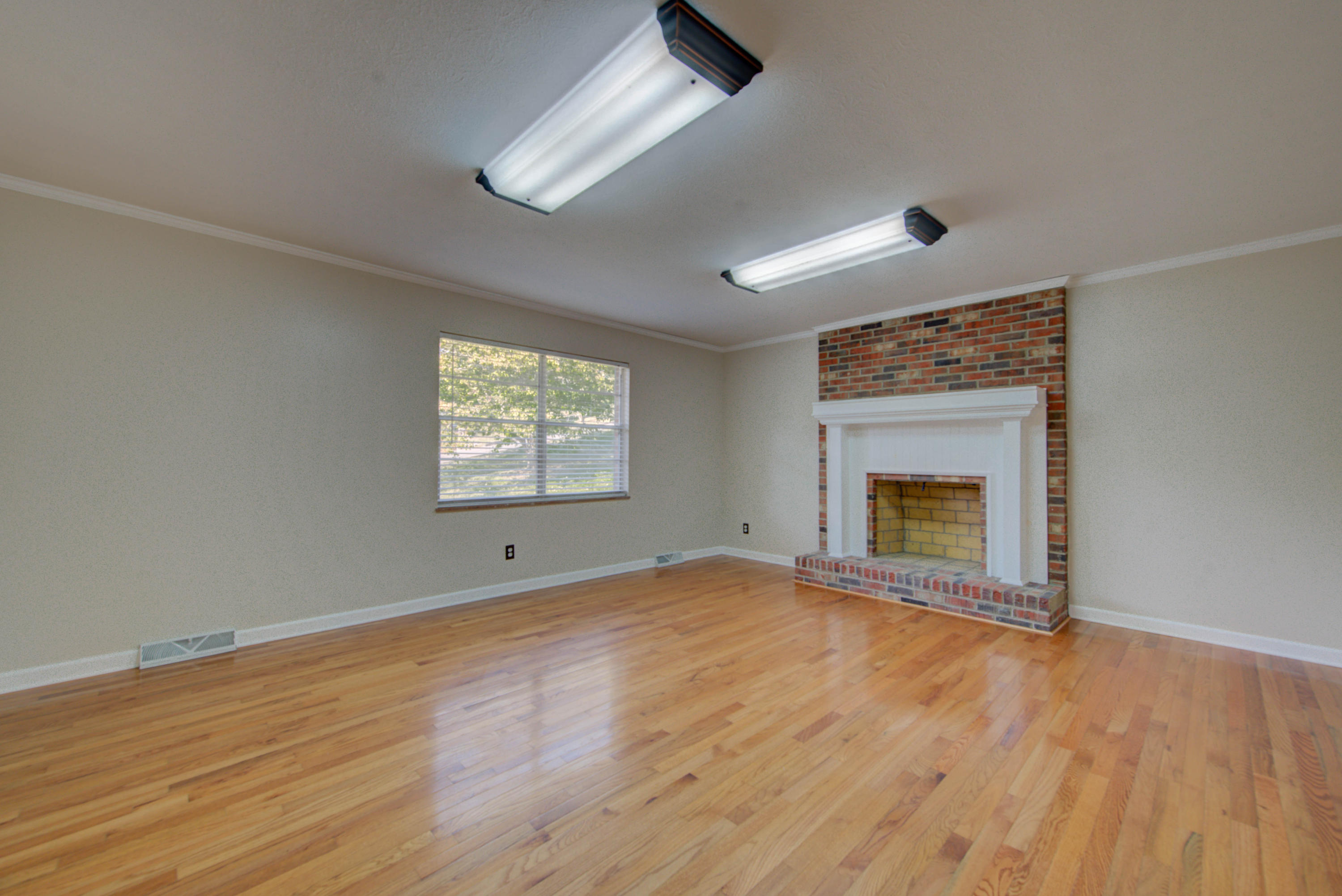 300 Walnut Street Clinton, TN 37716 - Photo 5 of 29 5