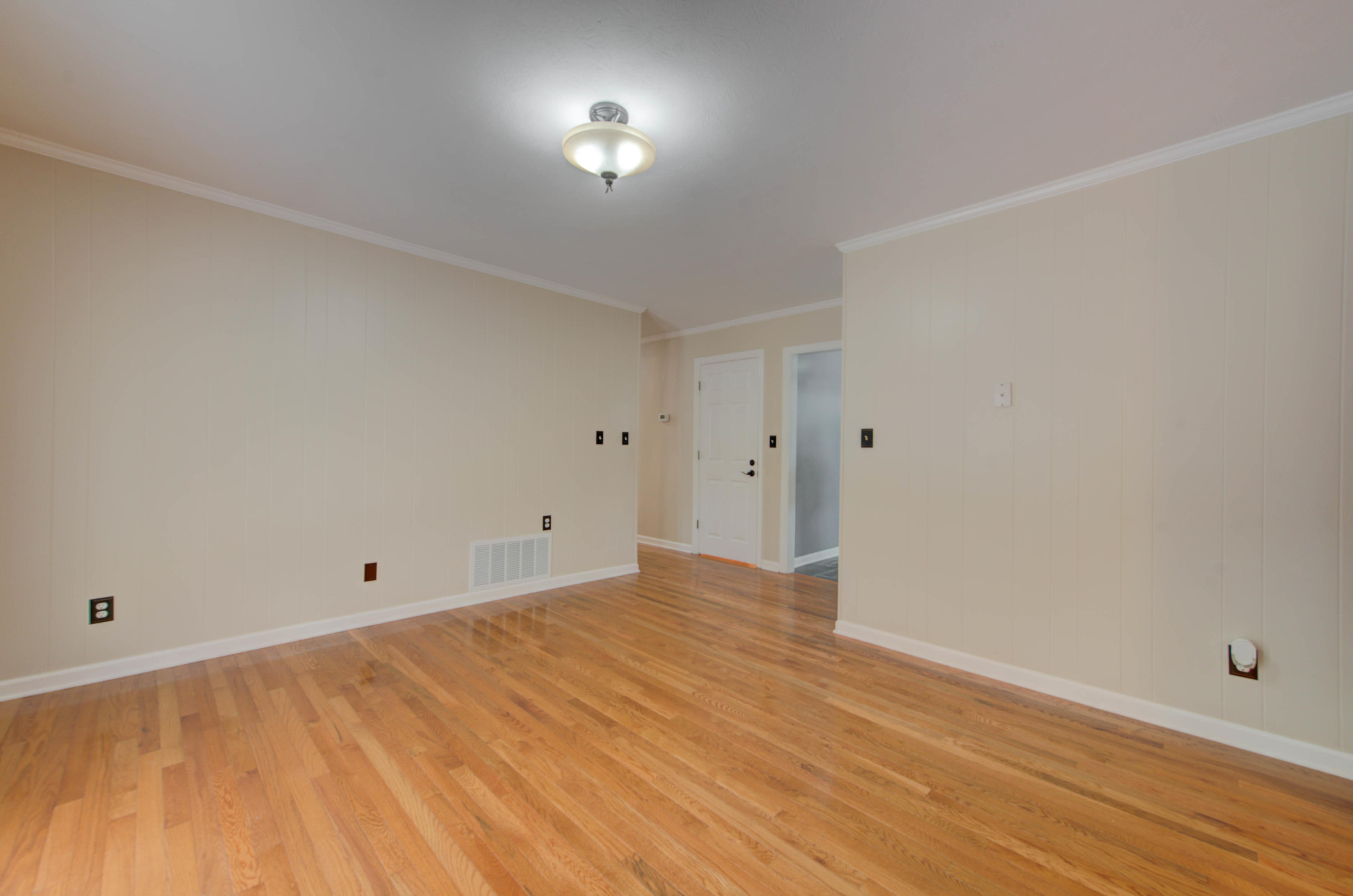 300 Walnut Street Clinton, TN 37716 - Photo 8 of 29 8