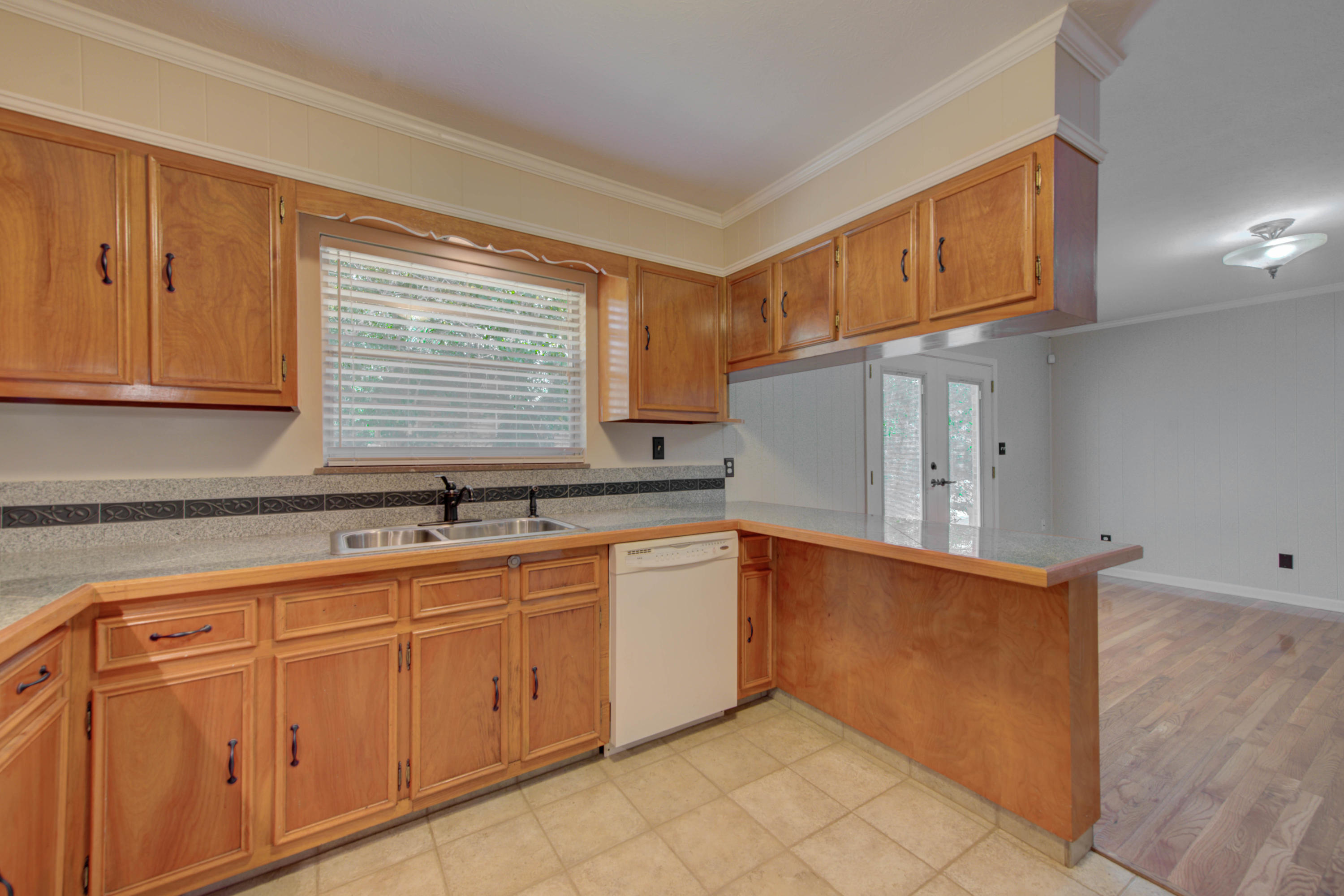 300 Walnut Street Clinton, TN 37716 - Photo 10 of 29 10