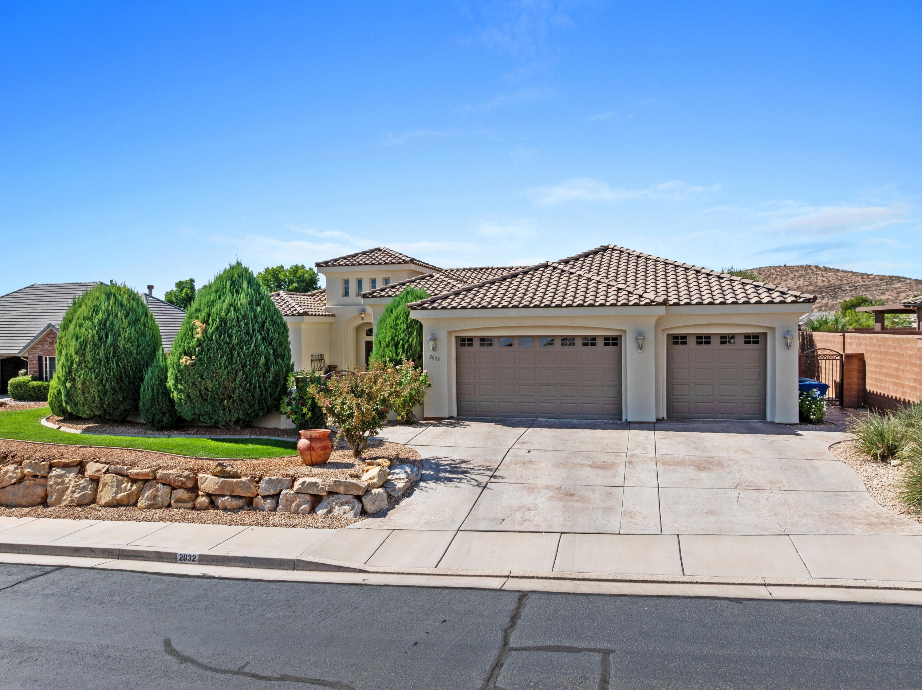 2032 Cir Ridge Drive South St. George, UT 84790 - Photo 1 of 1 1758967913493_1758916376370dji2025092405