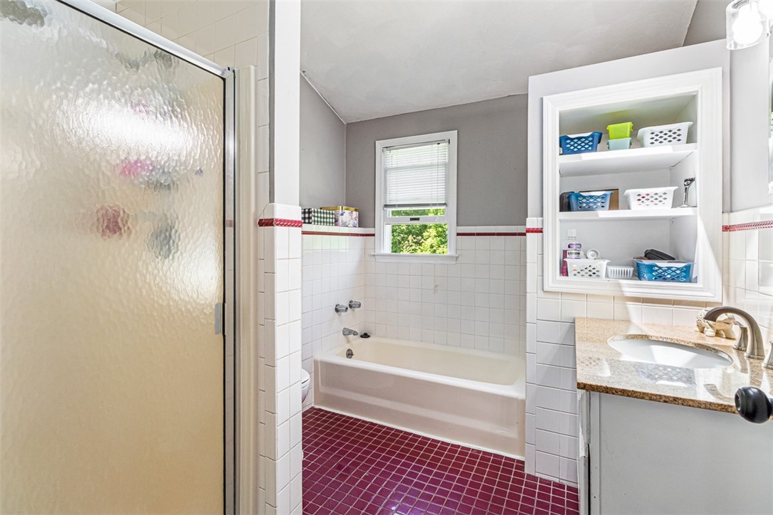 41 Dexter Rock Road Lincoln, RI 02865 - Photo 16 of 43 Main House Bath 2
