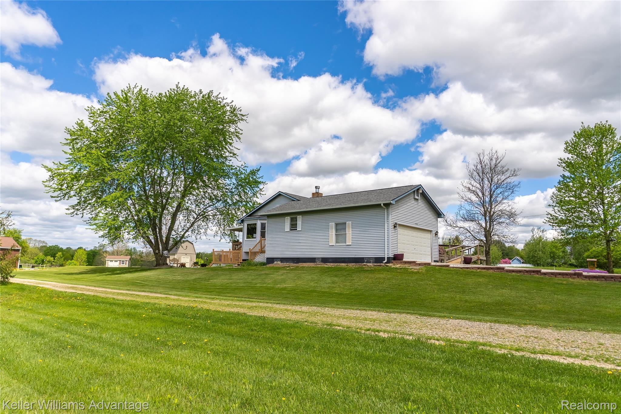 4349 North Henderson Road Davison, MI 48423 - Photo 38 of 53 NHendersonRd_4349_Side_2.jpg