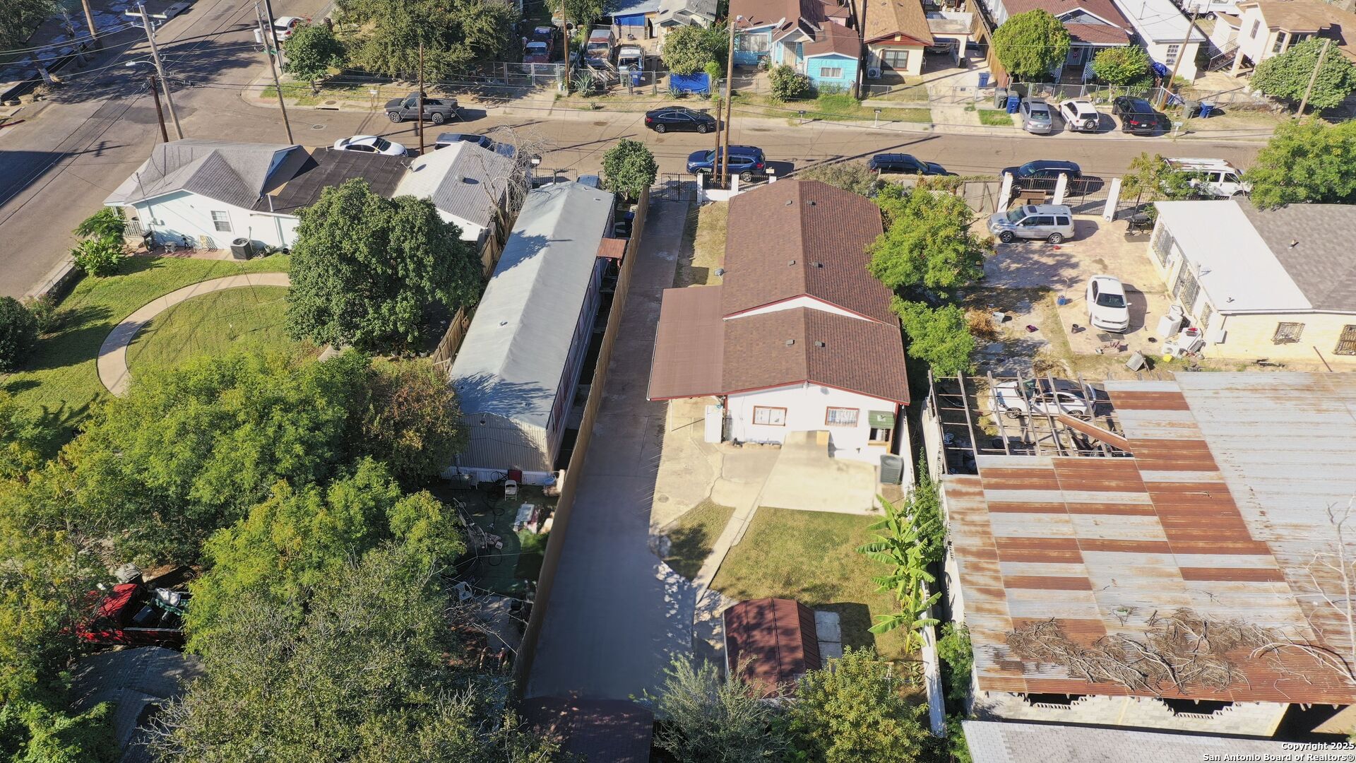 2507 Flores Avenue Laredo, TX 78040 - Photo 13 of 16