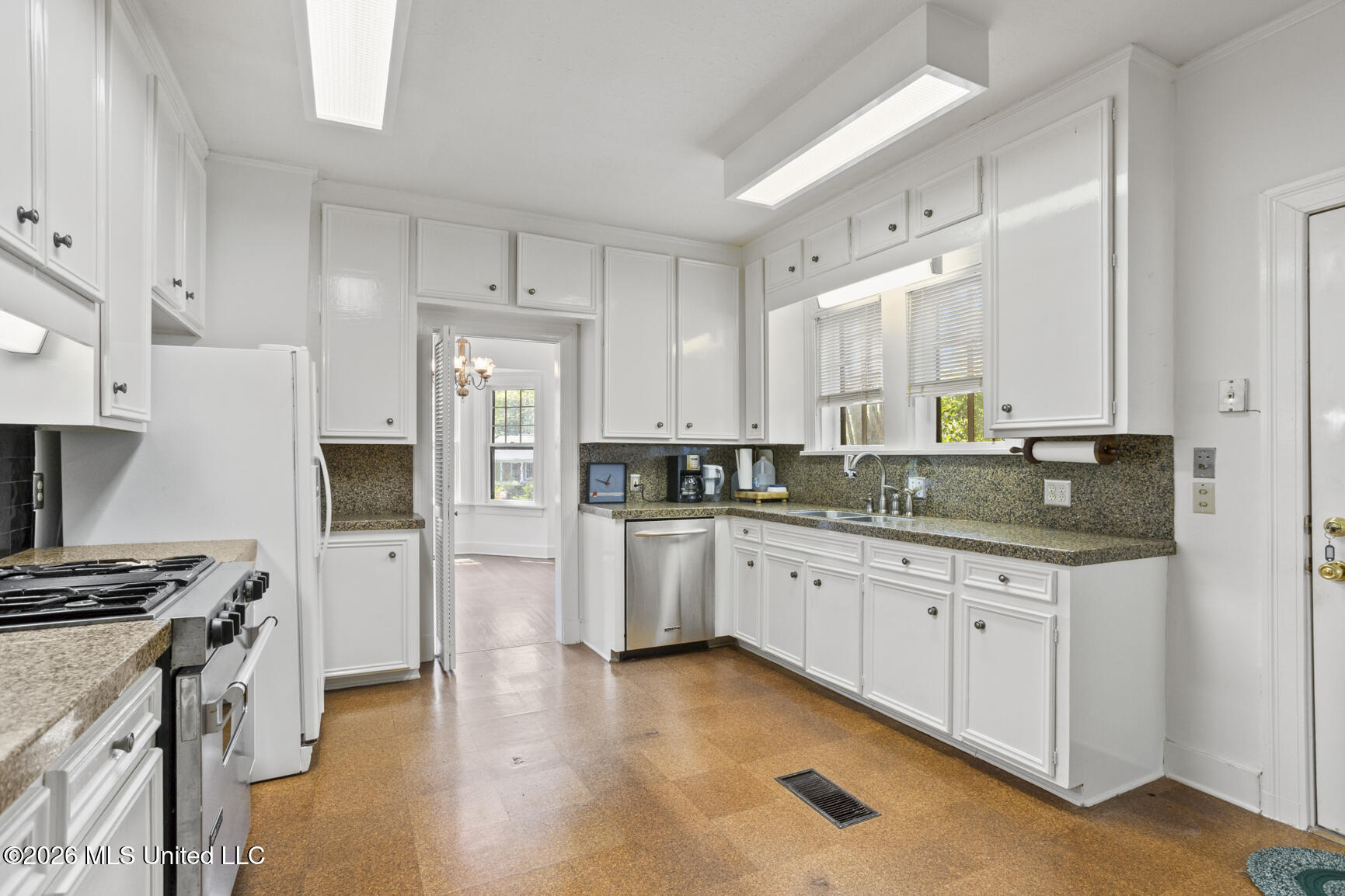 2010 Laurel Street Jackson, MS 39202 - Photo 20 of 41 2010 Laurel St-22