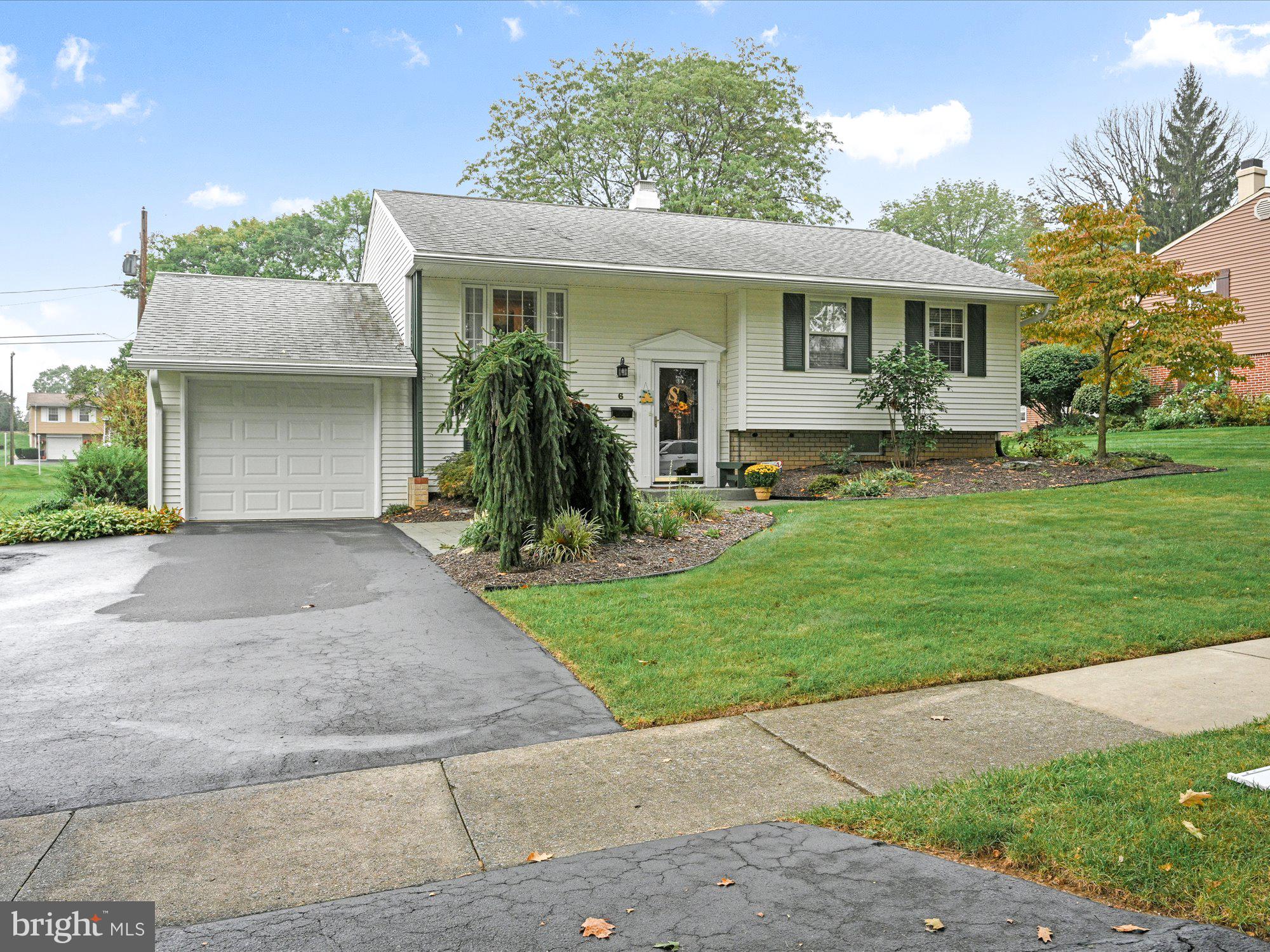 6 Larchwood Road Reading, PA 19610 - Photo 3 of 33 Gallery Image 3