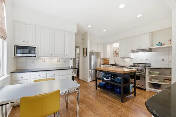 $589,000 | 1757 Glenwood Place, Memphis, TN 38104