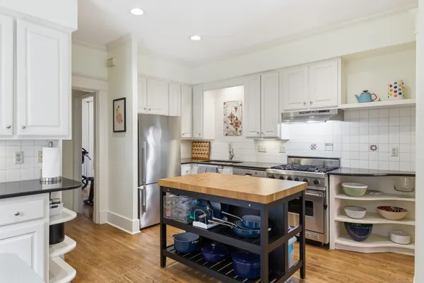 $589,000 | 1757 Glenwood Place, Memphis, TN 38104