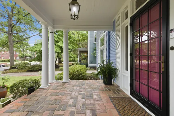 $589,000 | 1757 Glenwood Place, Memphis, TN 38104