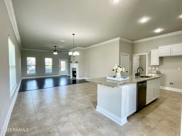 $2,400 | 103 Sapphire Springs Road, Youngsville, LA 70592