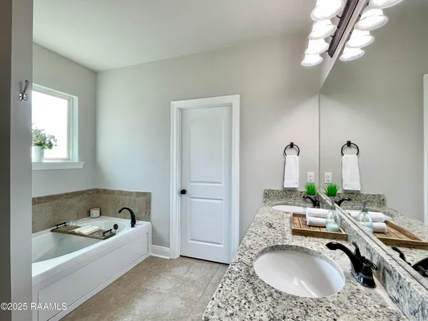 $2,400 | 103 Sapphire Springs Road, Youngsville, LA 70592