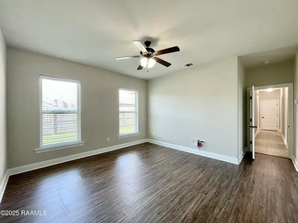 $2,400 | 103 Sapphire Springs Road, Youngsville, LA 70592