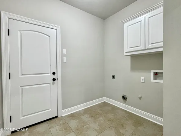 $2,400 | 103 Sapphire Springs Road, Youngsville, LA 70592