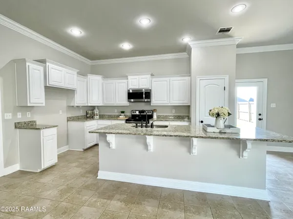 $2,400 | 103 Sapphire Springs Road, Youngsville, LA 70592