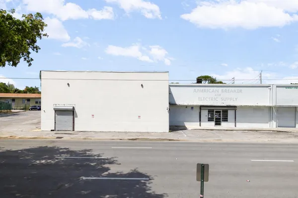 $4,095,000 | 1800 North Dixie Highway, Hollywood, FL 33020