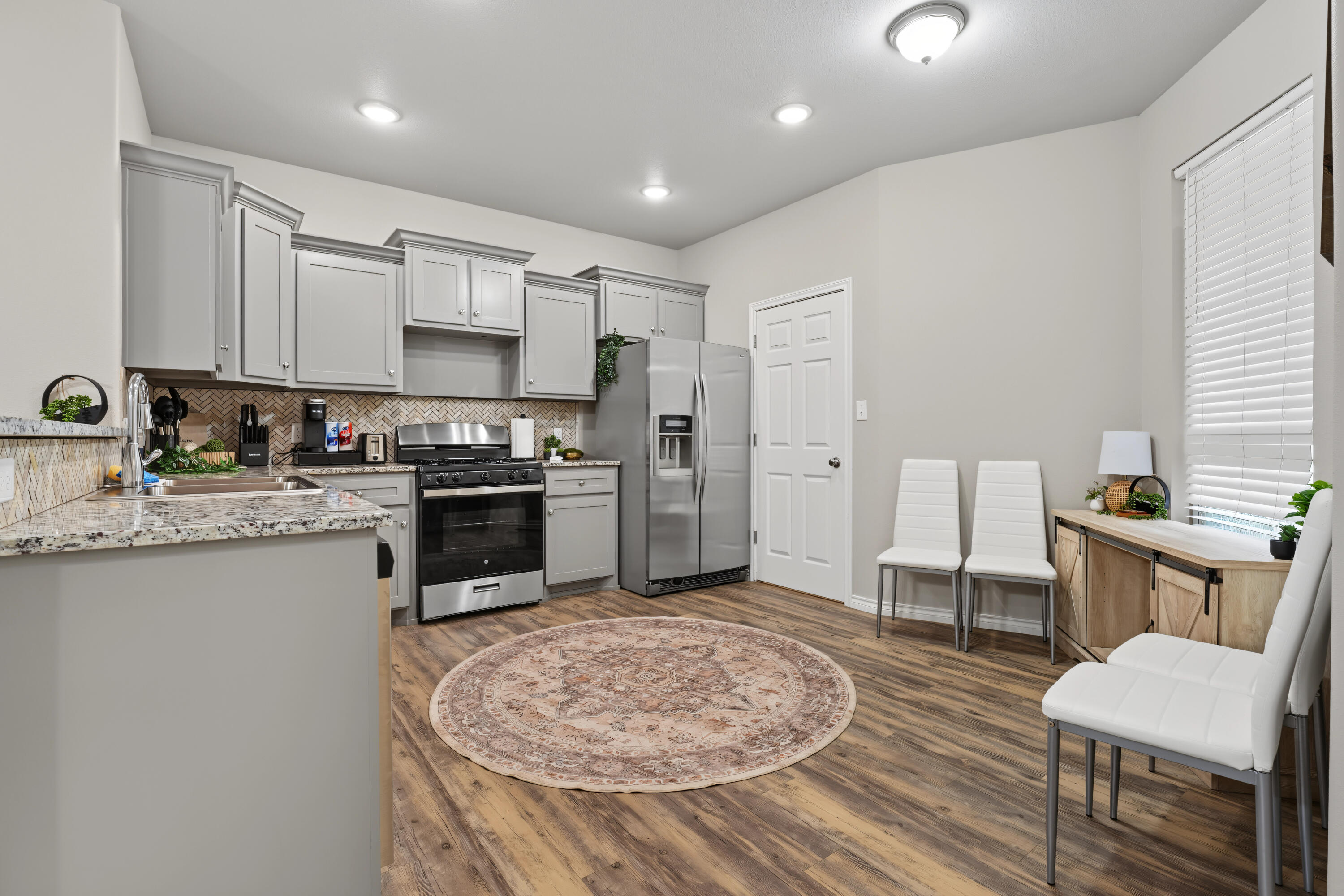6932 12th Street Lubbock, TX 79416 - Photo 4 of 23 DSC01475