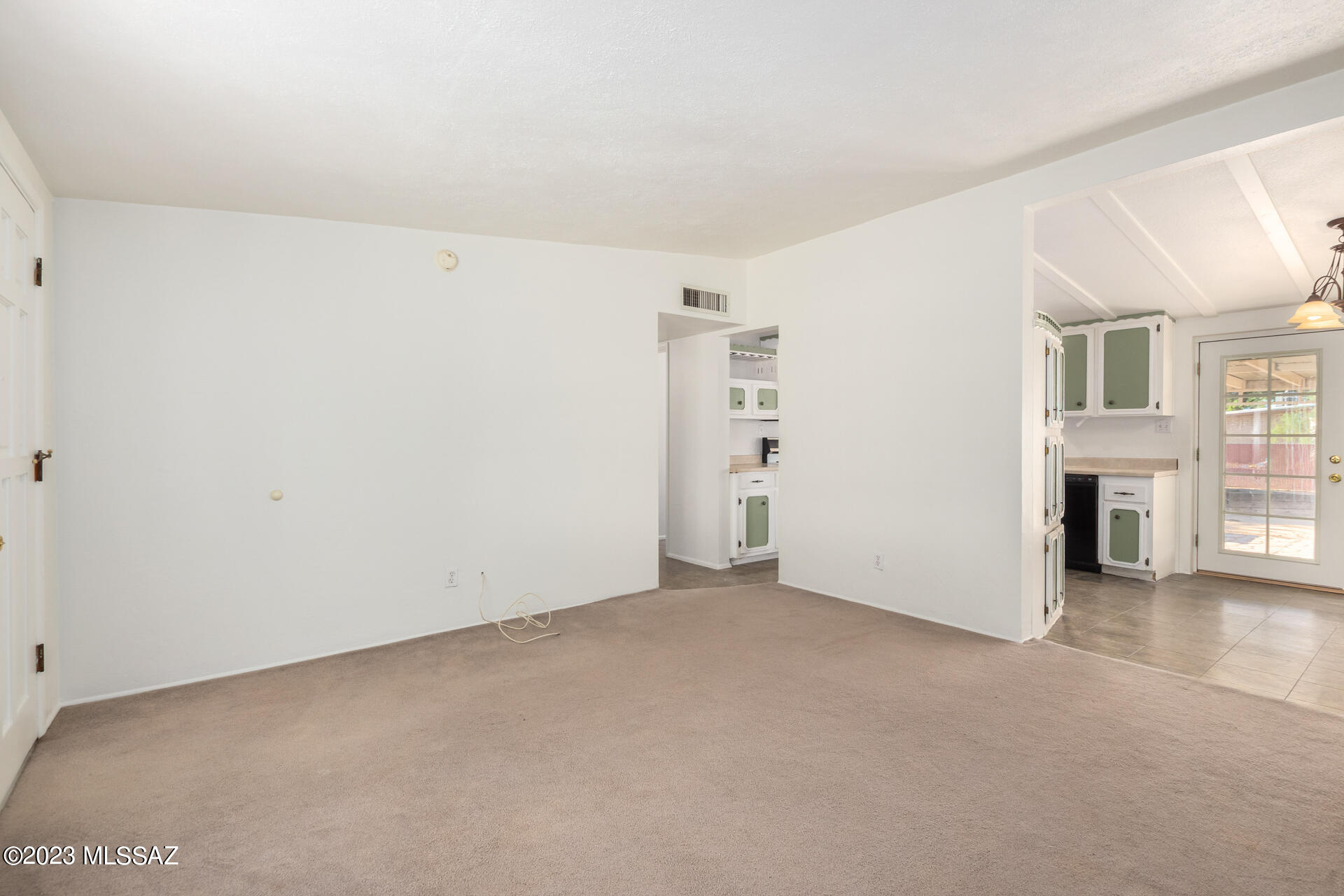 635 East Post Road Benson, AZ 85602 - Photo 5 of 24