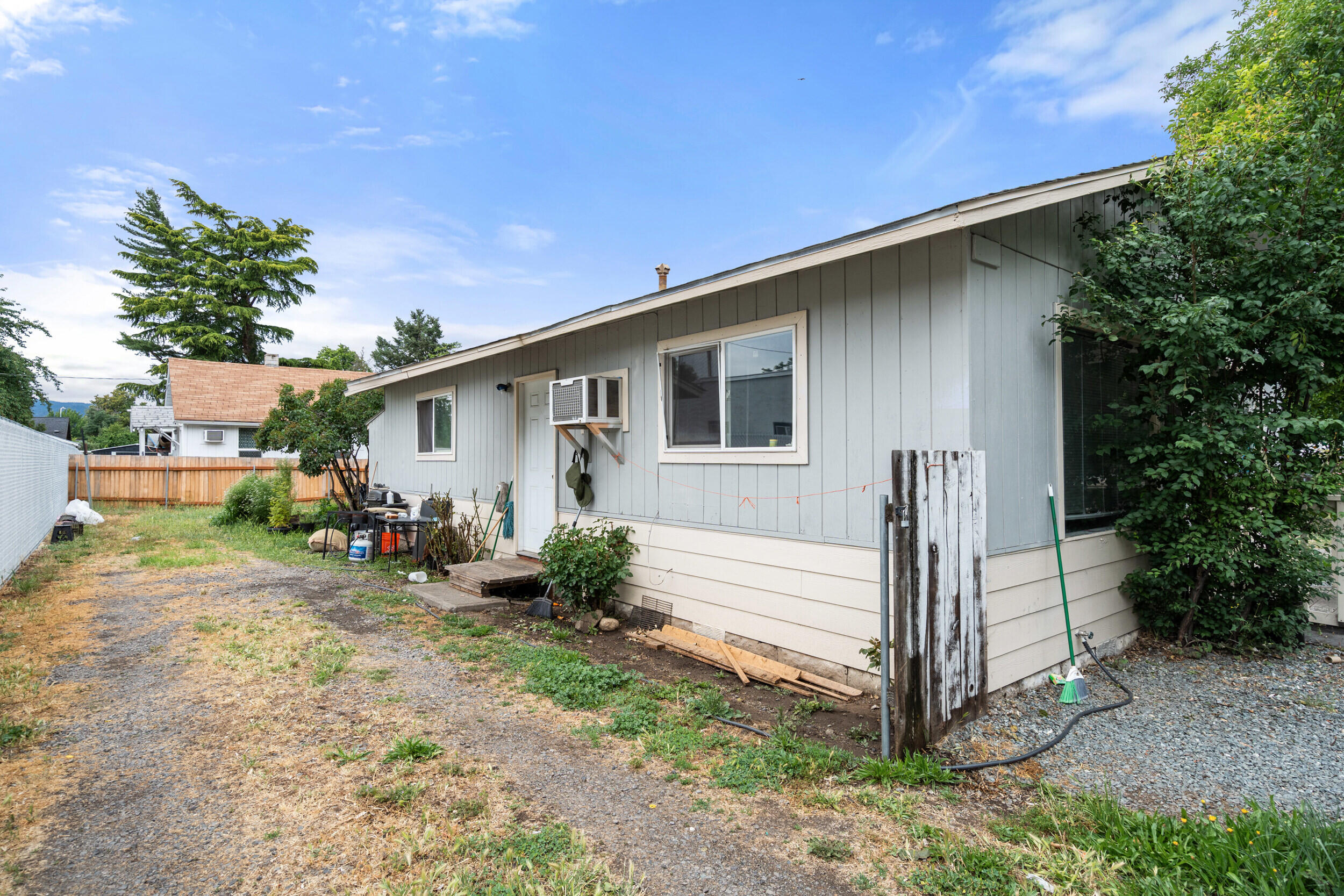 2921 Table Rock Road Medford, OR 97501 - Photo 3 of 15 7_2921 table rock rd-06