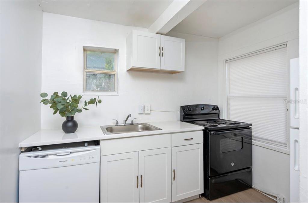 1701 14th Street South, Unit B St. Petersburg, FL 33705 - Photo 6 of 18