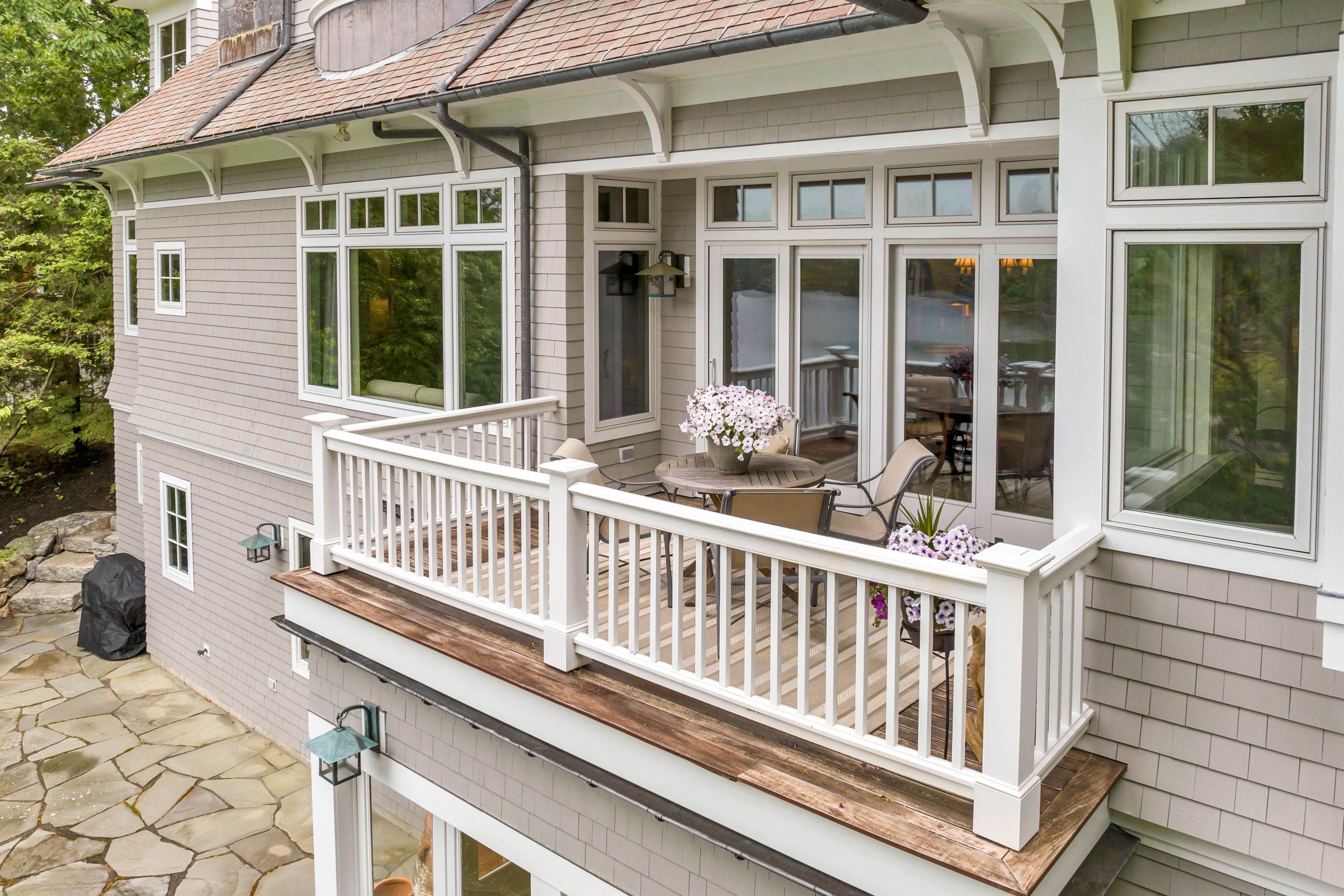 27 Locke Road New Castle, NH 03854 - Photo 3 of 39 Gallery Image 3