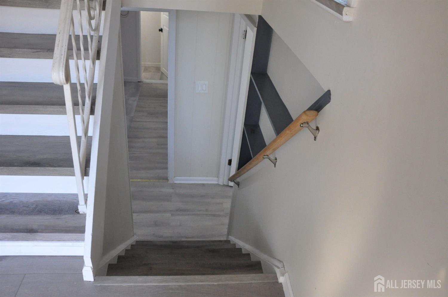 32 Harmon Road Edison, NJ 08837 - Photo 26 of 52 a view of entryway