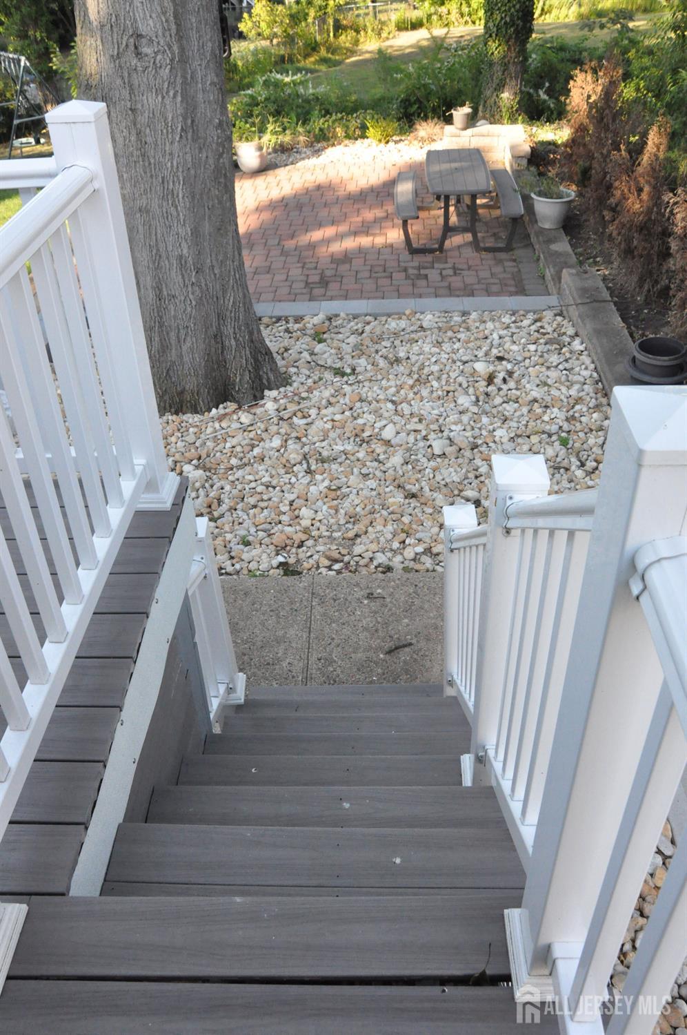 32 Harmon Road Edison, NJ 08837 - Photo 33 of 52 a view of entryway with wooden floor