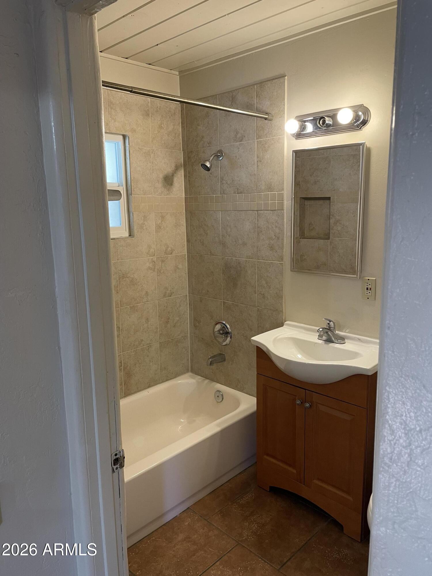 385 East Coronado Road, Unit 7 Phoenix, AZ 85004 - Photo 13 of 20 IMG_2921