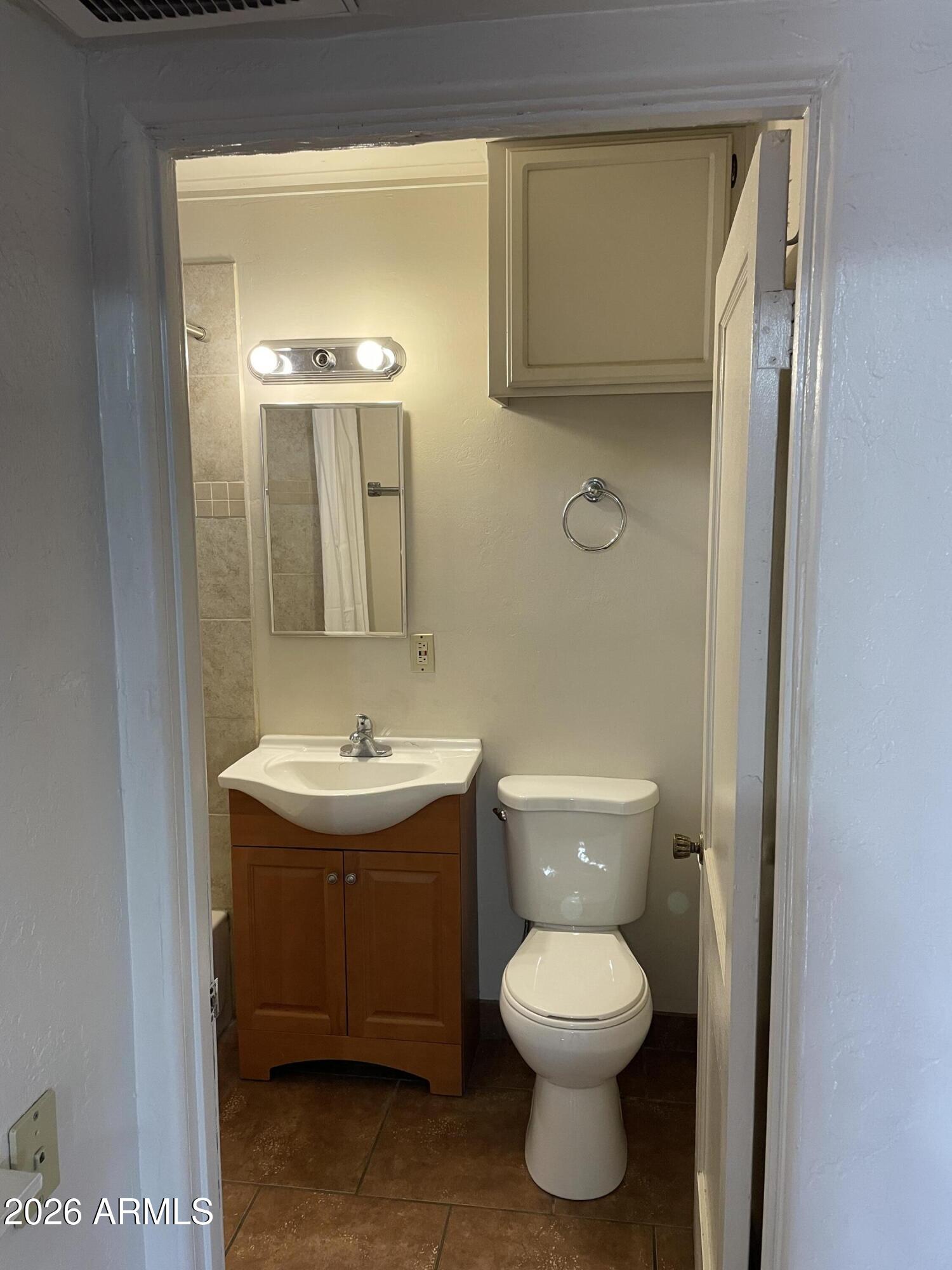 385 East Coronado Road, Unit 7 Phoenix, AZ 85004 - Photo 14 of 20 IMG_2922